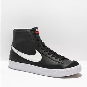 NIKE blazers mid ‘77 black